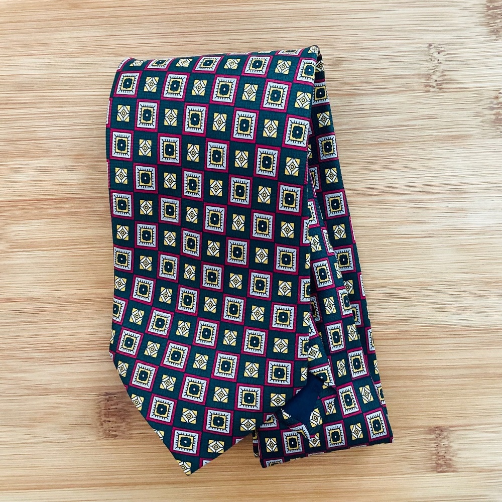 Vtg Clubfellow 100% Silk Neck Tie Made In Italy Geometric Medallion Green Pink